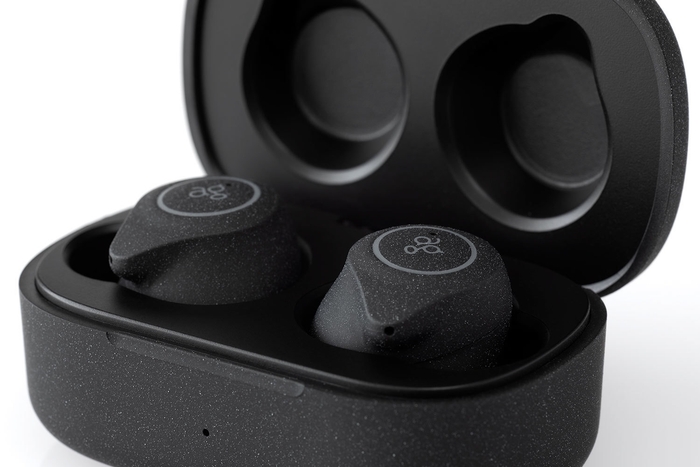 TWS08R 充電ケース(オープン)