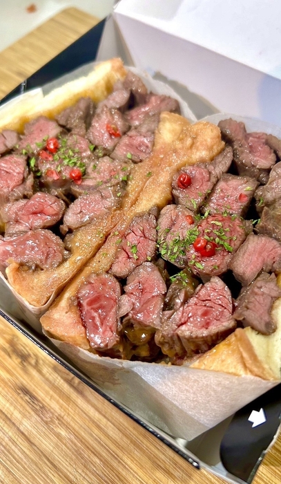 こんなにでかいサンドイッチは反則だ