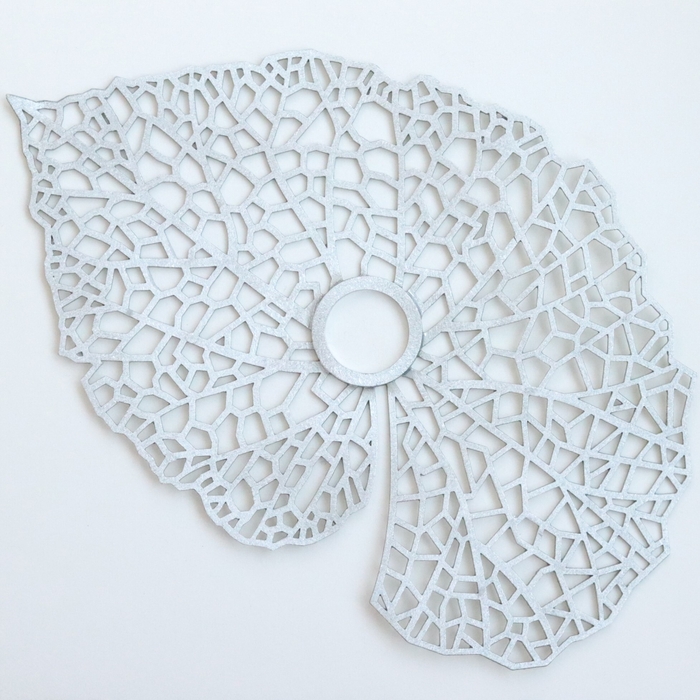 錫のペンダントライト 葉2