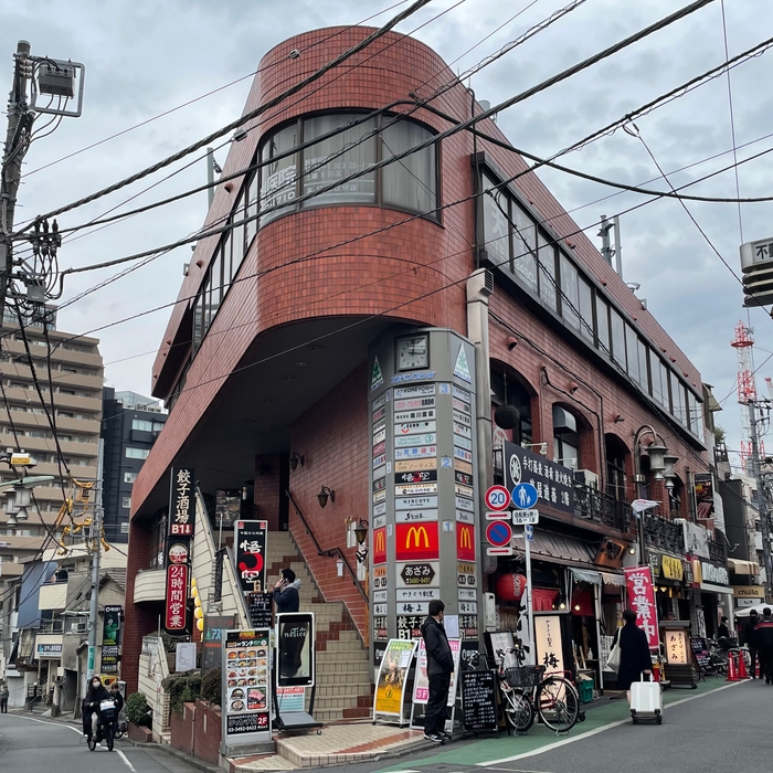 店舗は二階にございます