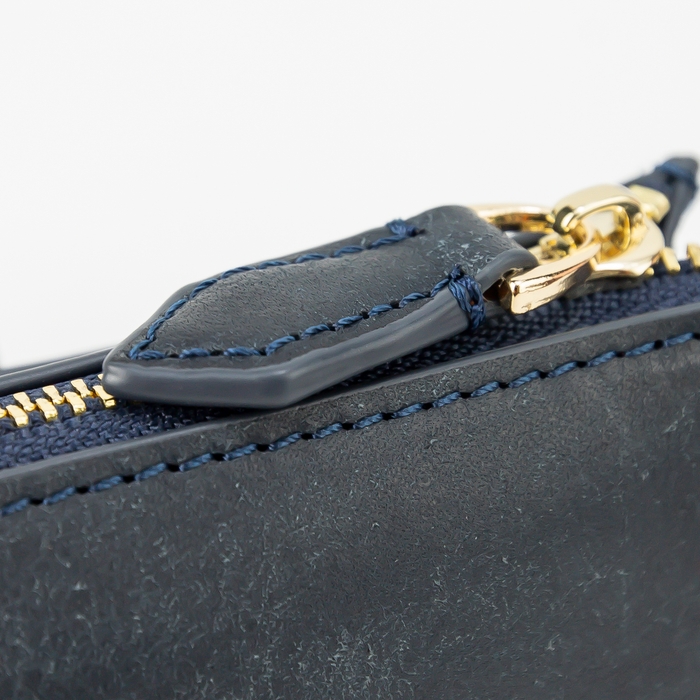 職人仕上げの縫製と美しいコバ