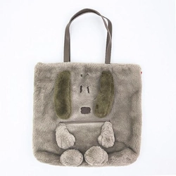 【スヌーピー冬おすすめバッグ】まるでぬいぐるみみたい！もふもふな触り心地が最高に癒されるバッグです。