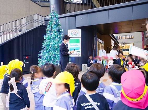 (第3回i-Mallクリスマスツリー点灯式の様子)