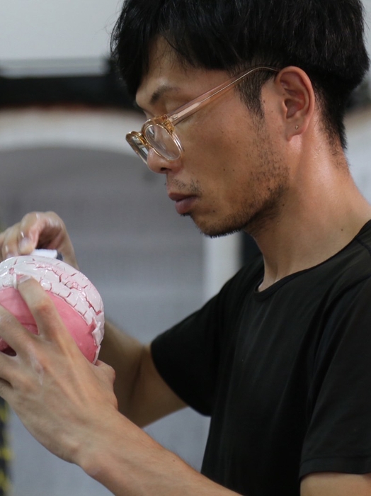 桑田 卓郎 氏(陶芸家)