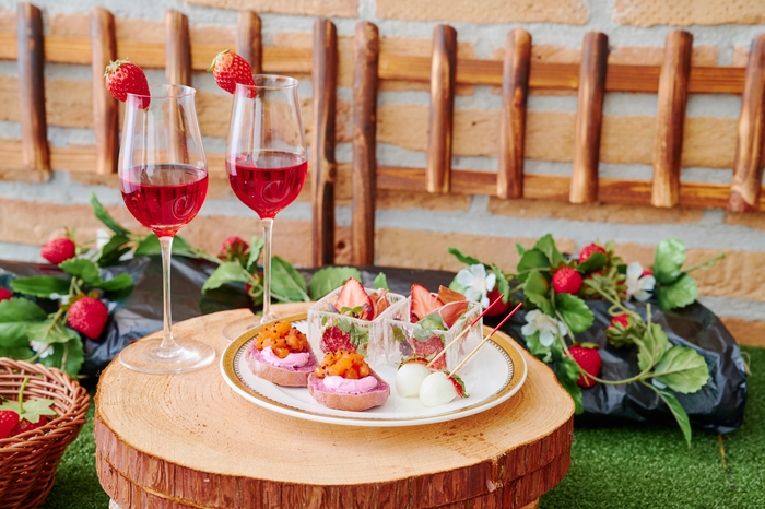 いちごベリーソーダ&セイボリー(スタンド3段目)