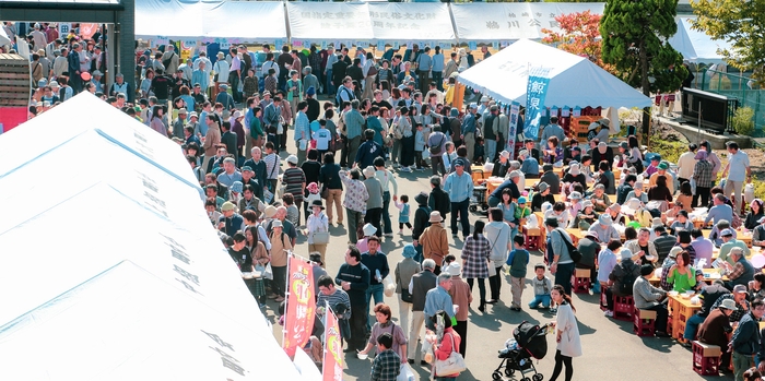 秋の「新酒まつり」の様子