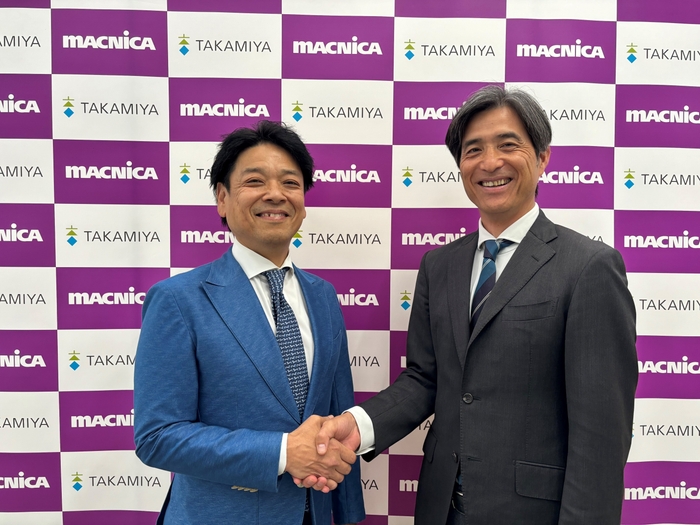 (写真左から)株式会社タカミヤ アグリ事業部長 岡本 裕之、 株式会社マクニカ テクスター カンパニー プレジデント 千賀 航二