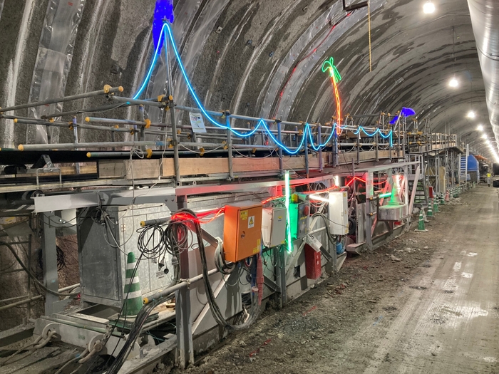 写真5:カテナリー台車