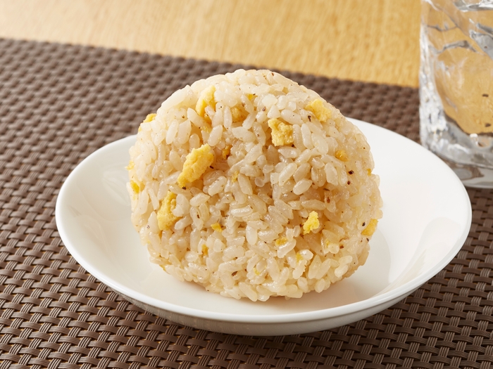 おにぎり 玉子炒飯画像(画像はイメージです。)