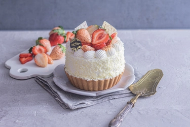 【ラ・メゾン】年末年始の贈り物に。華やかな紅白タルトや限定クッキー缶を販売。