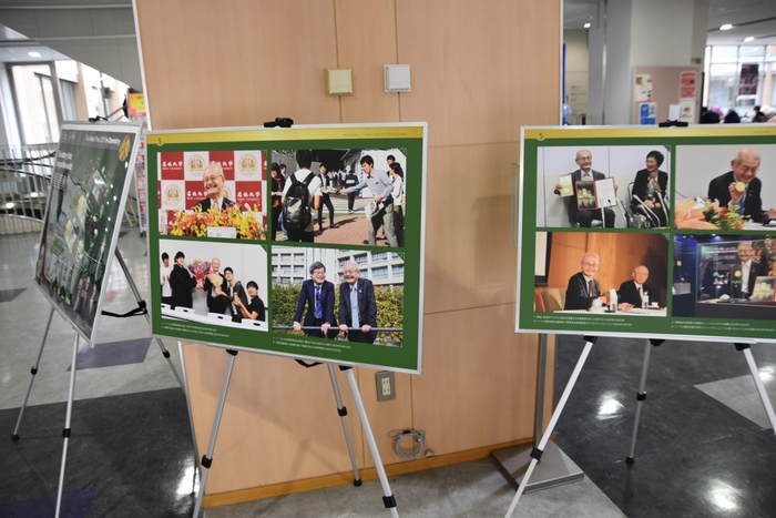 吉野終身教授の展示コーナー