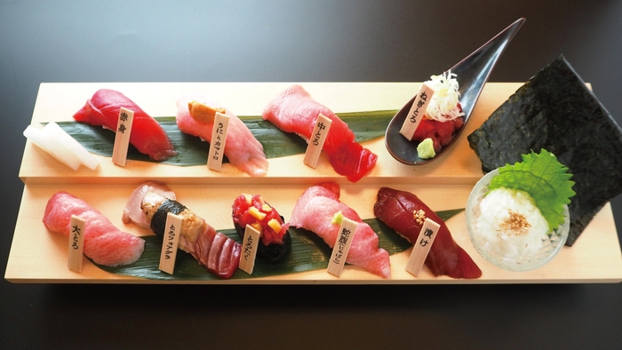 生本まぐろ<ひな段盛>