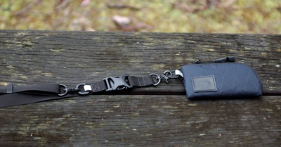 超軽量耐水の【アウトドア UL ミニウォレット】に新色を追加！ アップデートした「マルチ ネック ストラップ」とともに 予約販売を4月12日より開始