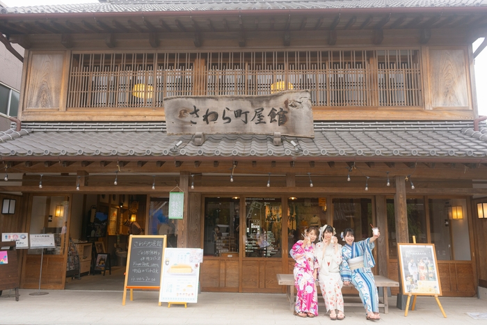 町着きものTAWARAYA 店頭