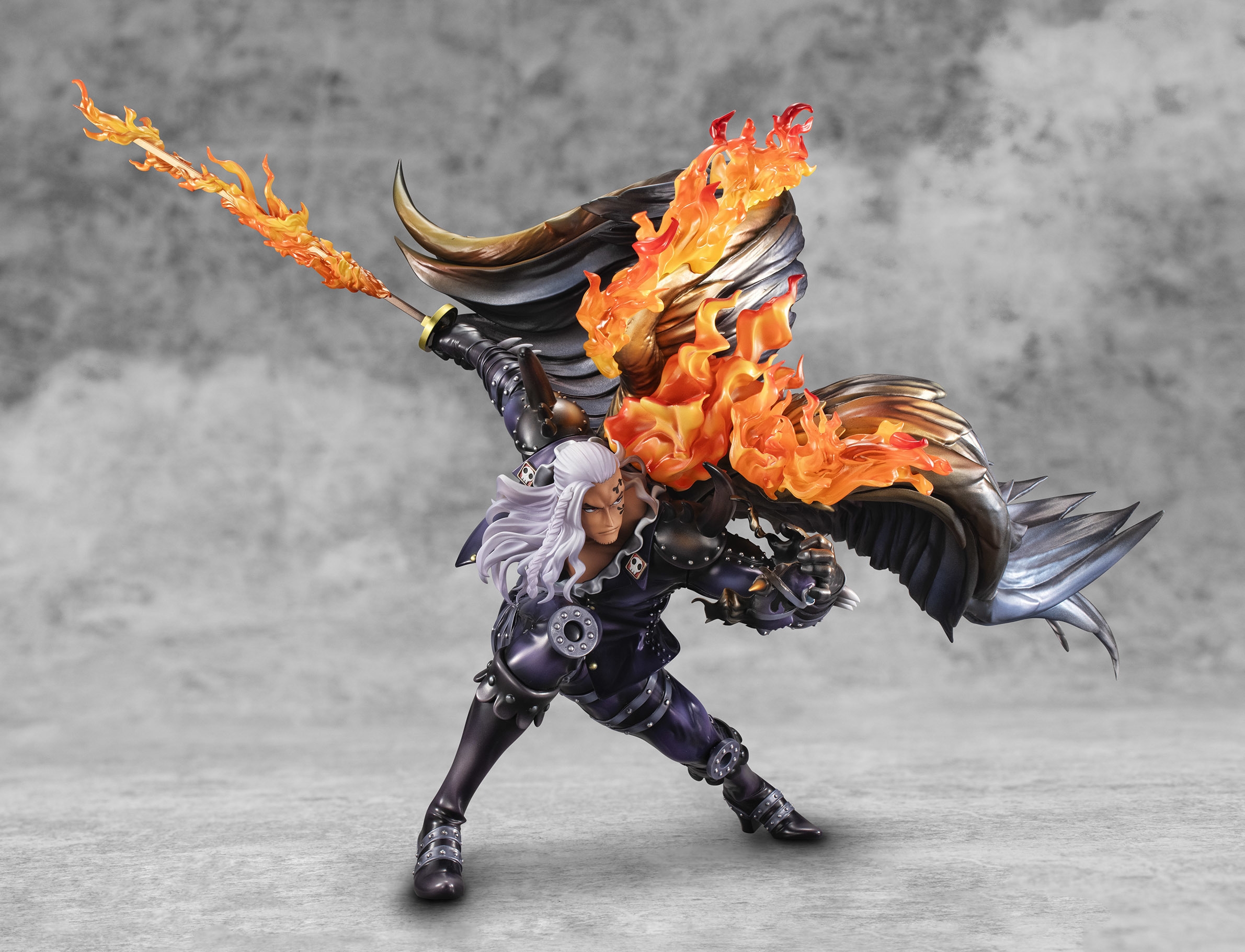 ワンピース」より、百獣海賊団 大看板 “火災のキング”を 迫力の約32cm