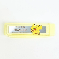 身だしなみはポケモンにおまかせ！1台2役のミラー付きコームがスリムで持ち運びに便利