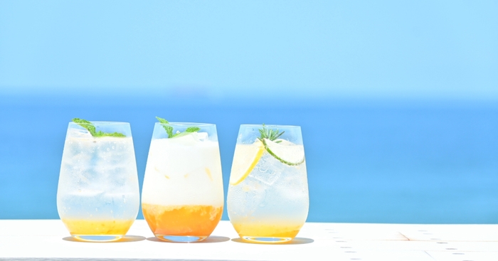 ▲『なるとオレンジスカッシュ』(左)、『なるとオレンジミルク』(中央)、『なるとオレンジレモネード』(右)