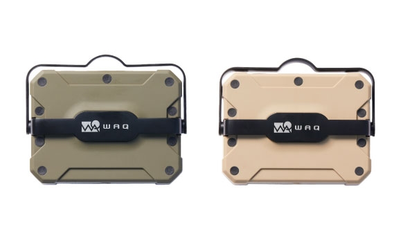 WAQ LED LANTERN2 左:オリーブ、右:コヨーテタン