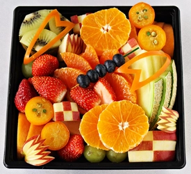 お正月は九州屋の厳選フルーツでおもてなし　 和柄が彩る「フルーツおせち」を期間限定発売