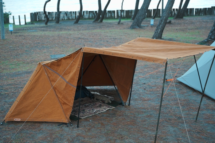 Color：キャメル