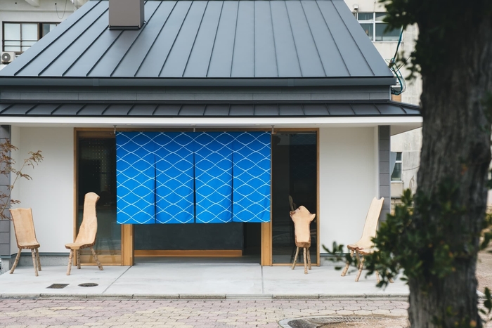 皆生温泉街の中心にあるどら焼き専門店カフェ