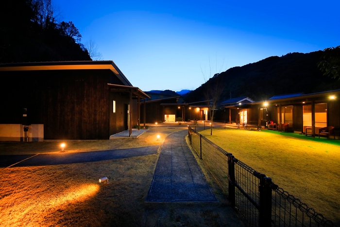 全室離れの温泉露天風呂付の宿(わんこの宿ゆるり)