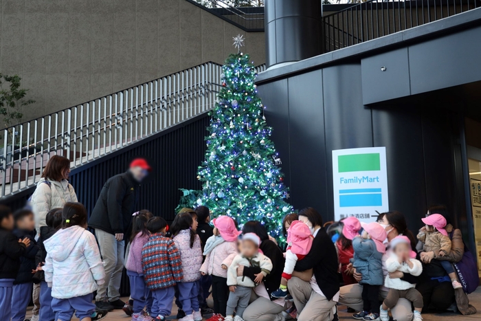 (第2回 i-Mallクリスマスツリー点灯式の様子)
