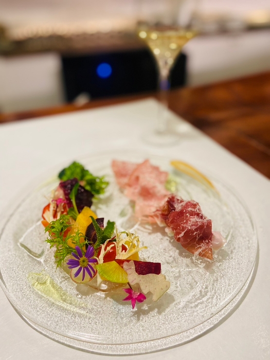 【前菜】3種のハムと季節の野菜