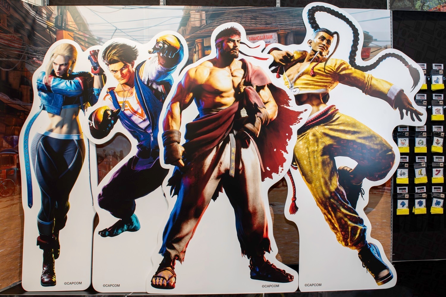 「ストリートファイター 6」等身大キャラクターパネル