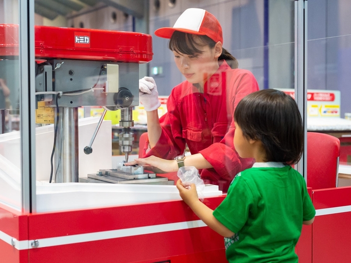 トミカ組立工場(有料)