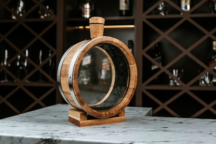 本格的な熟成樽のため、樽の内側にはチャーリング加工が施されています