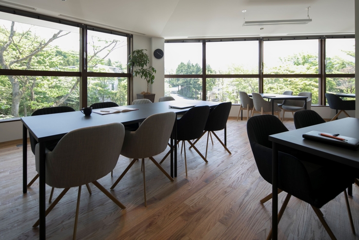 約30席の会議室 Lounge-L