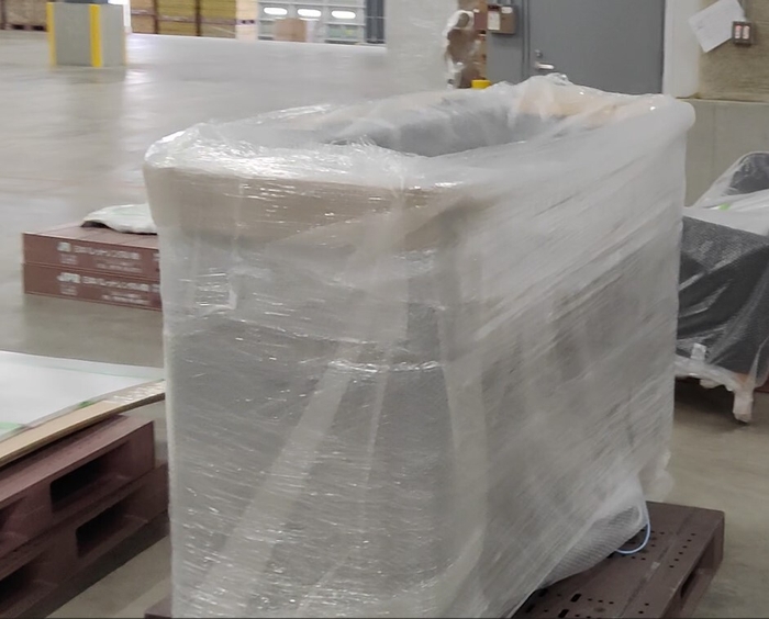 寄贈品実物(受付台)