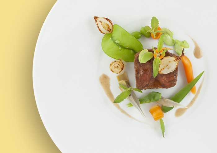 8月、牛すね肉と野菜のフリカッセ