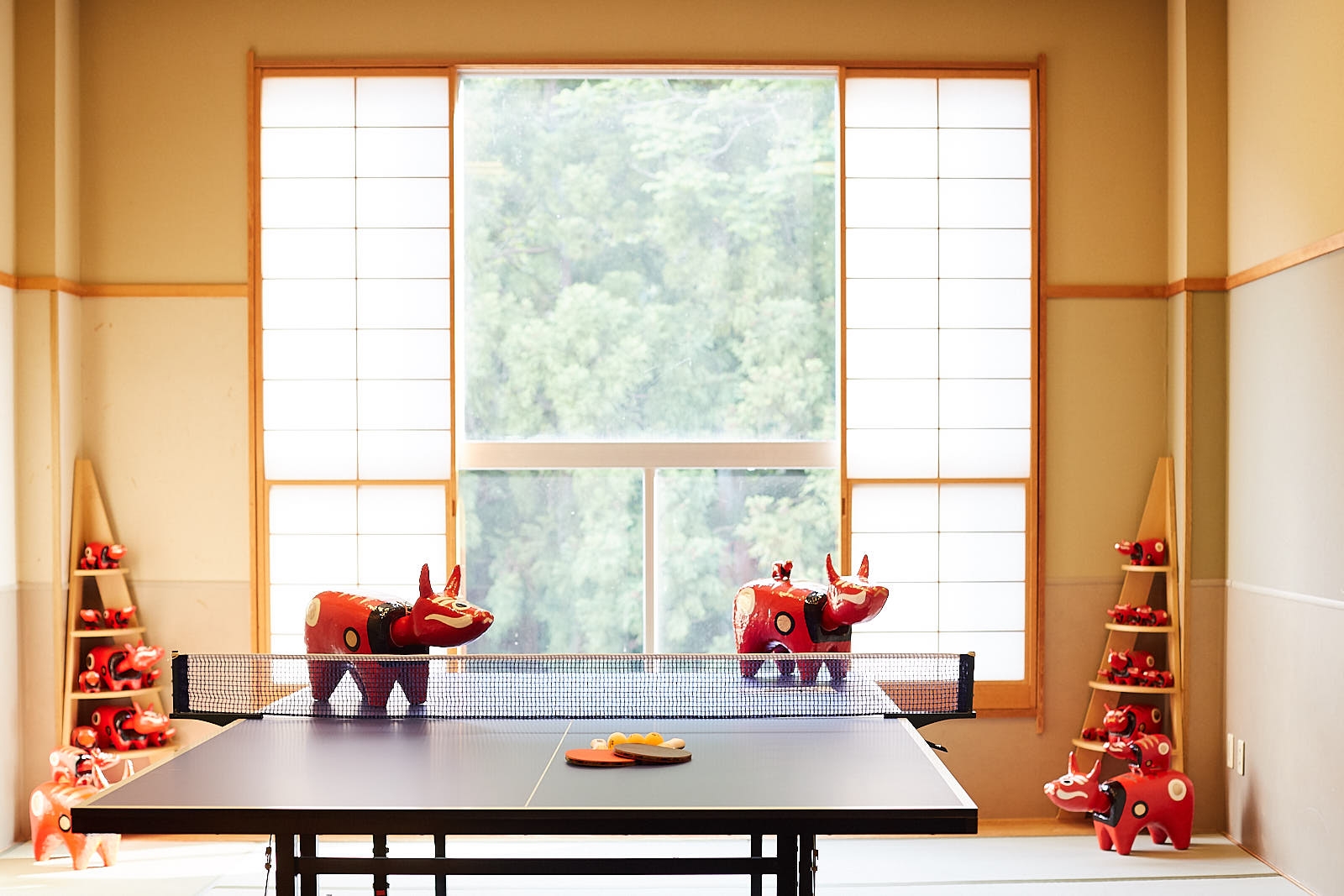 館内には至るところに赤べこが