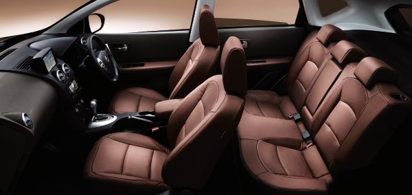 内装(デュアリス 20G urban brown leather)