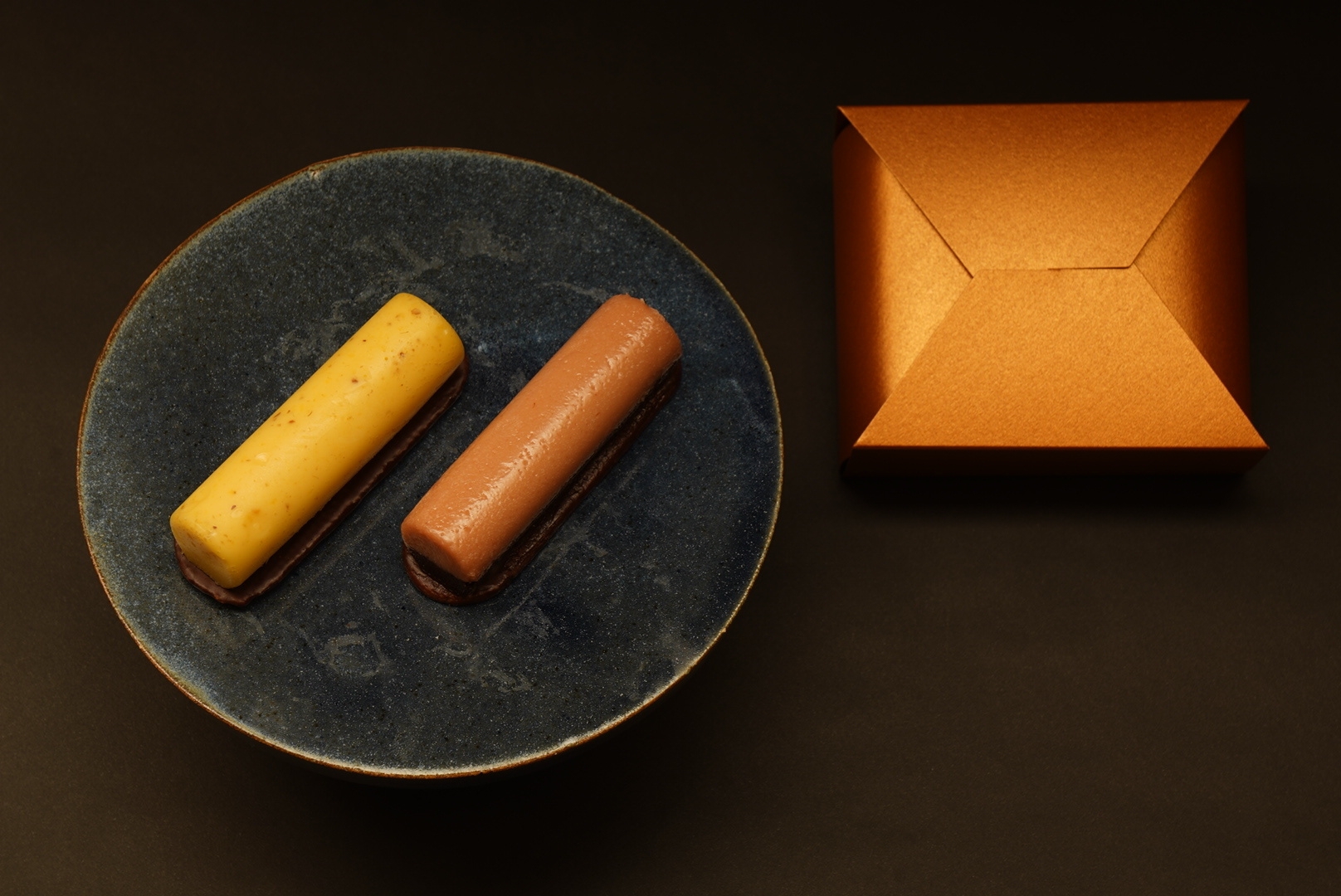 ミニテリーヌ(左:栗、右:苺)