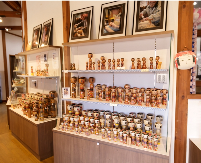 弥治郎こけし村