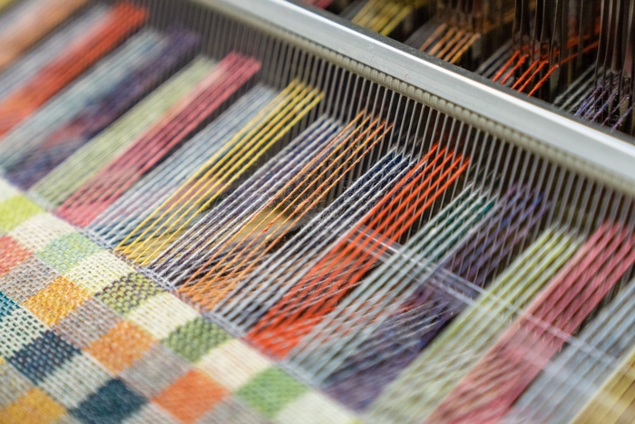 「モザイク」製造工程　Photo by Kenichi Murase