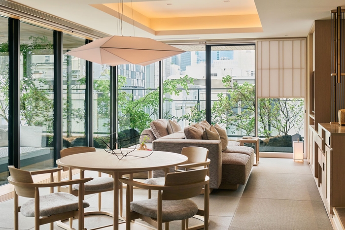 ラグジュアリーコーナースイート