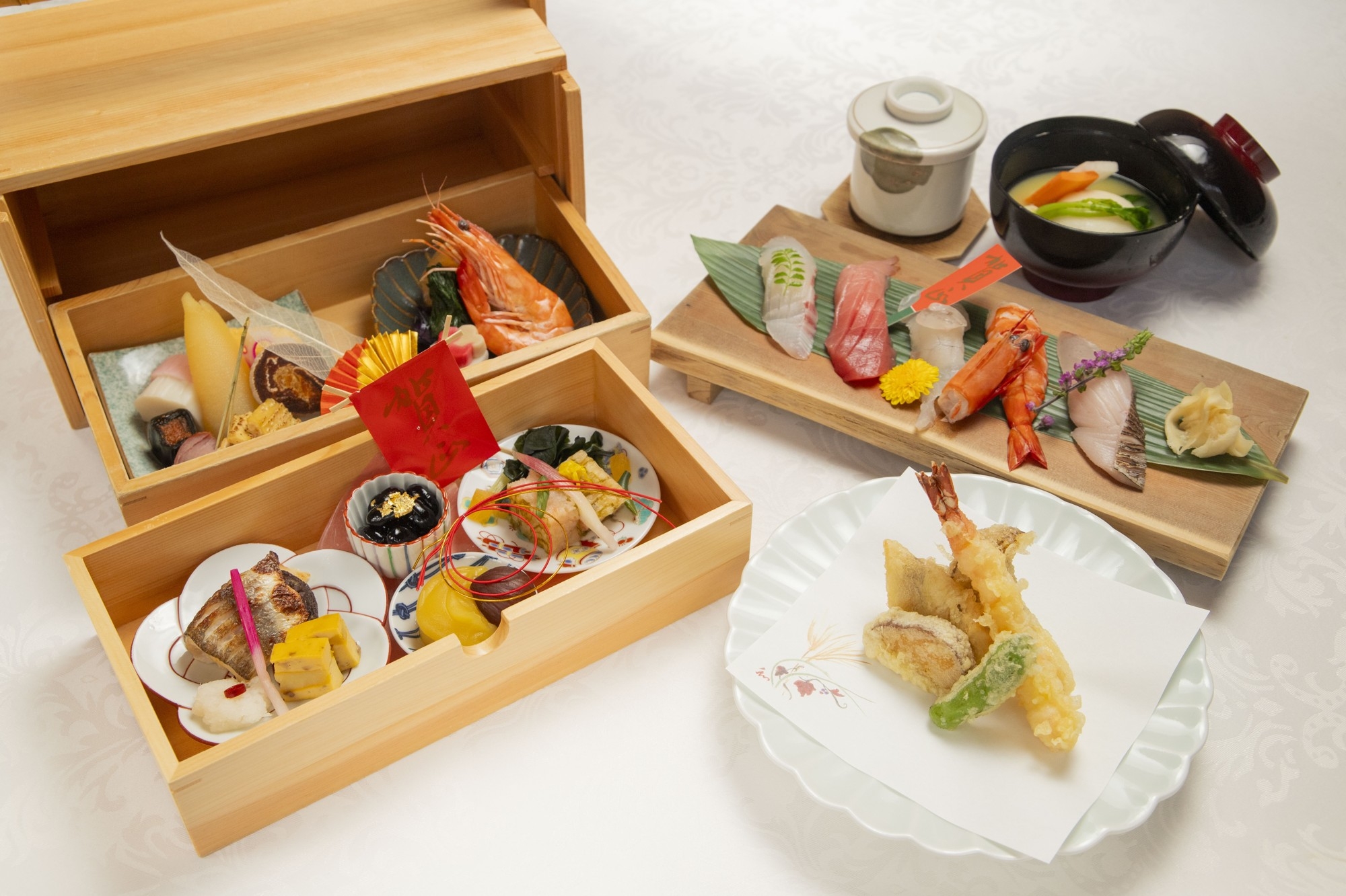 ▲天ぷらと寿司をお愉しみいただける「新春青の舎御膳」