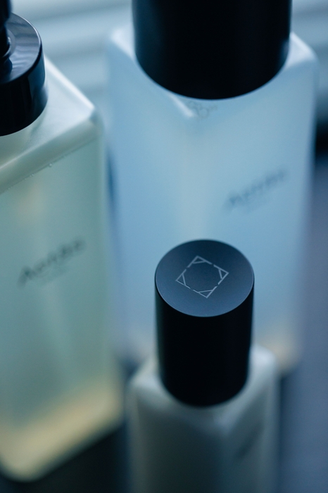 容器には100%再生PET素材を使用