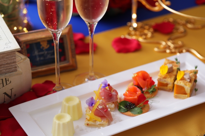 ▲グラスシャンパンと三大珍味セイボリー が付いたハイティー(4,070円)イメージ