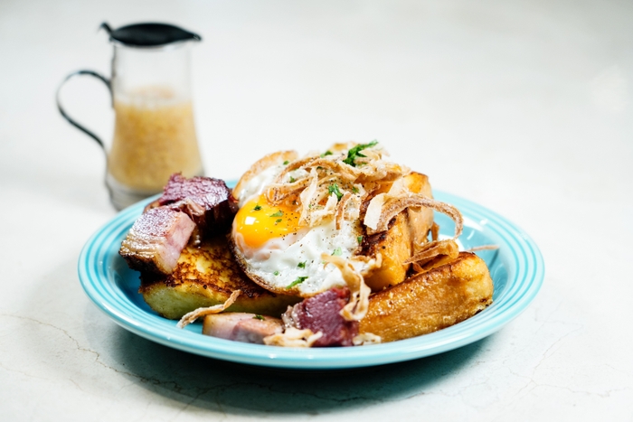 自家製パストラミ&フライドエッグ-MUSTARD HOTEL EDITION-(¥1400税込)