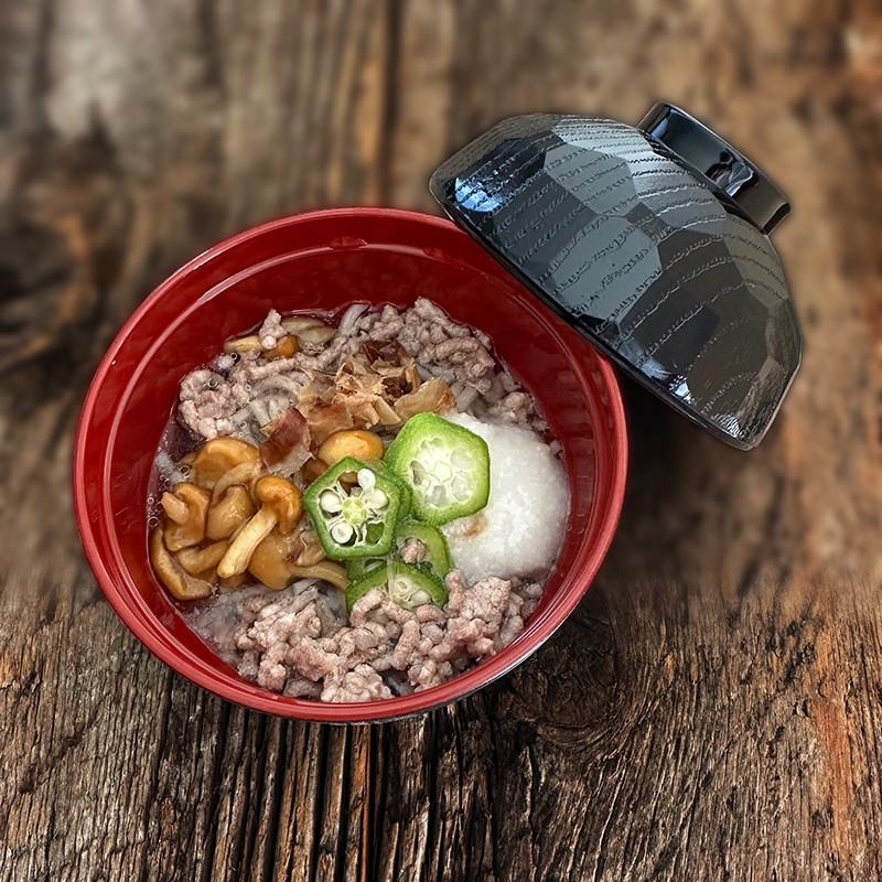 年越しわんこの蕎麦は、十割蕎麦を使い、犬が食べやすいように調理されている