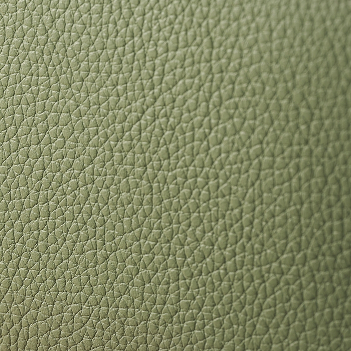 〈ラークグリーン〉 安らぎを与える、爽やかで優しいトーンのグリーン。 明るさの中に上品さがあり、暖かい季節のお出かけにもおすすめ。