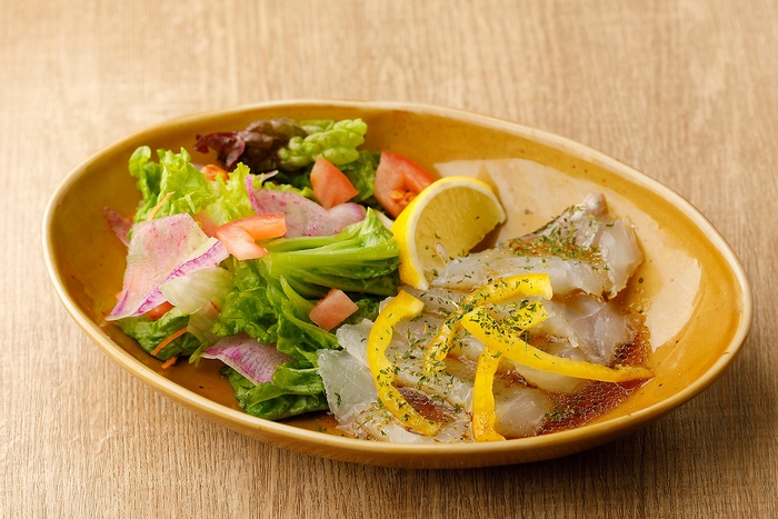 桜鯛のカルパッチョ ワサビドレッシング/浪花ろばた八角