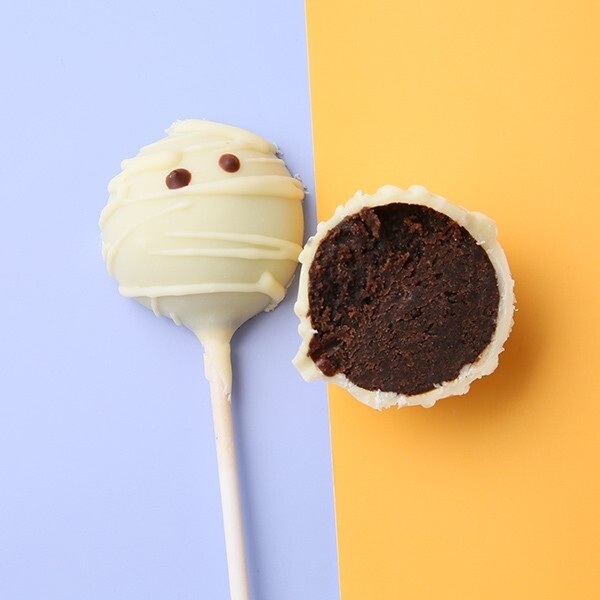 中はしっとり濃厚なガトーショコラ