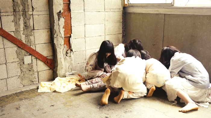 MVの一場面。映画みたいな世界観!