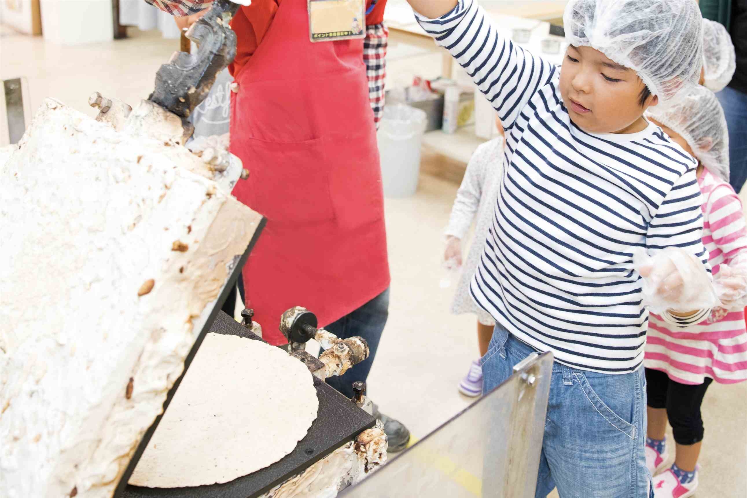 えびせんべいの里 体験コーナー